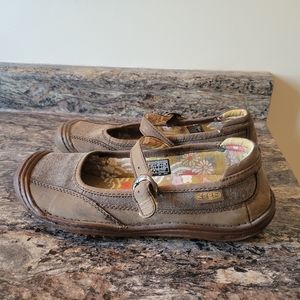 Keen MaryJane flats